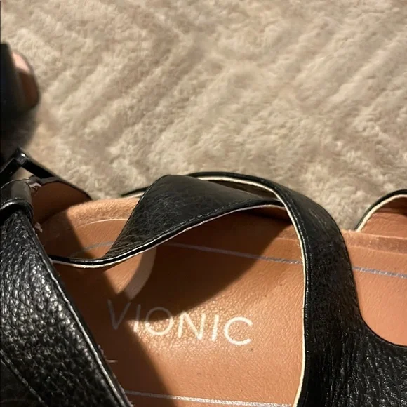 Vionic Black Heels with Textured Leather Design - Picture 5 of 5